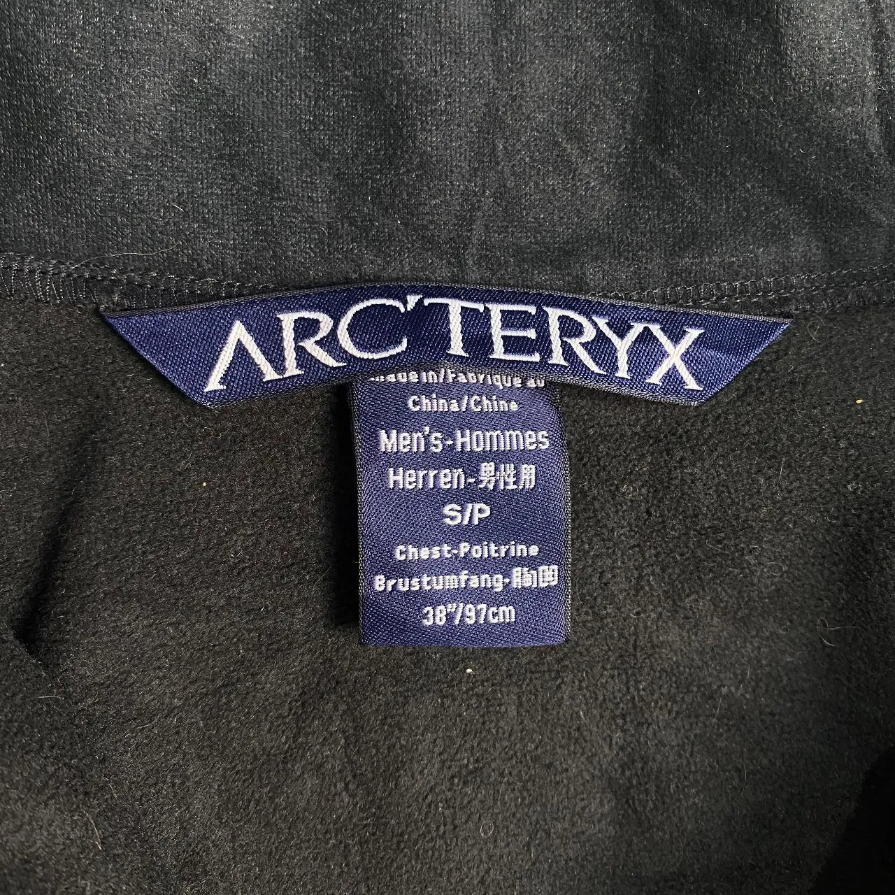 Authentic Vintage 00's Arc'teryx Windstopper Jacket (L)