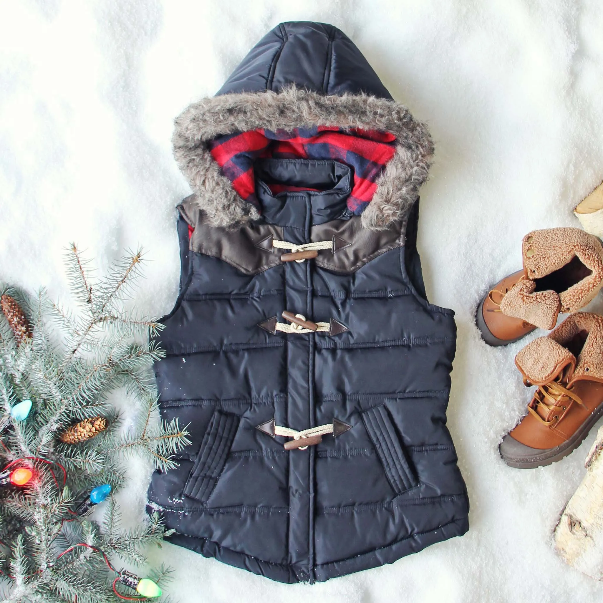 Chalet Cozy Vest in Navy