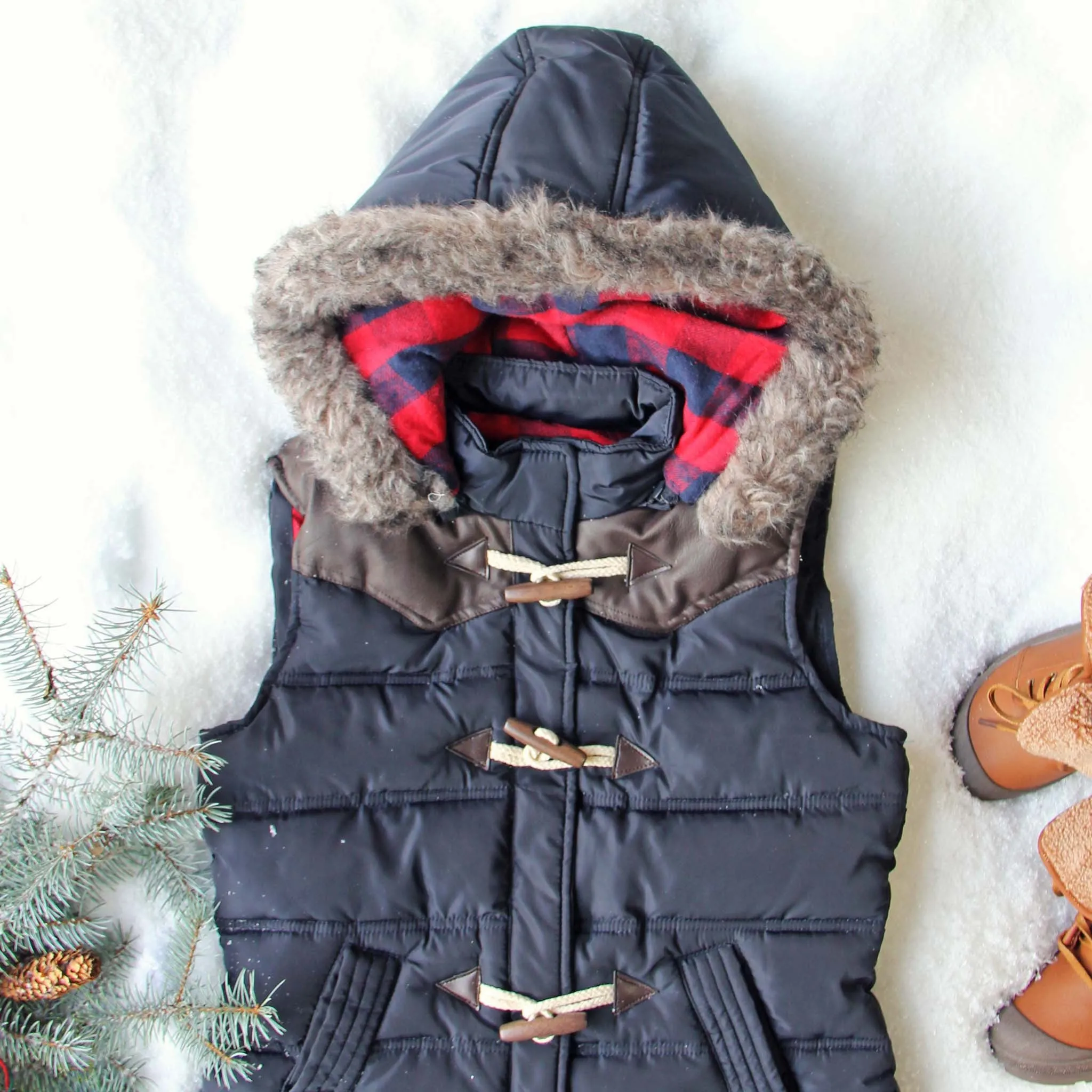 Chalet Cozy Vest in Navy