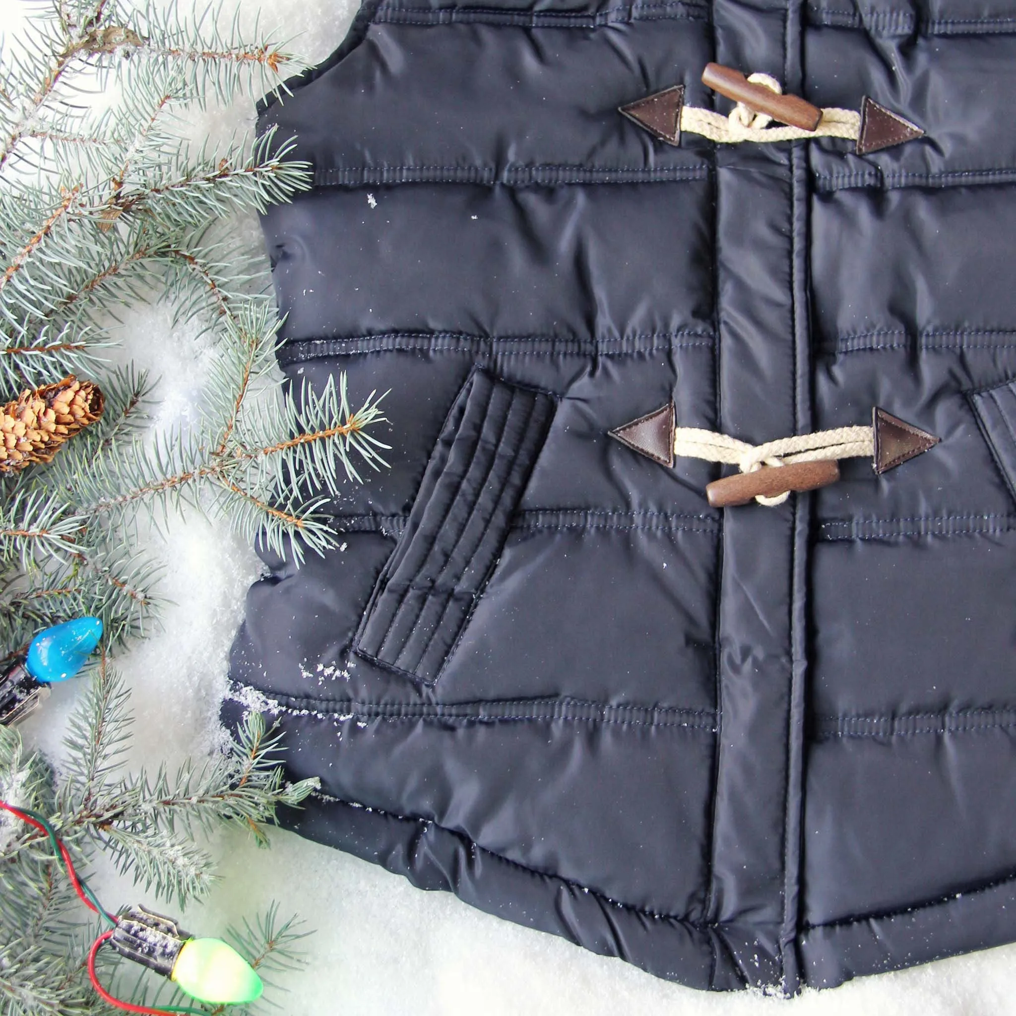 Chalet Cozy Vest in Navy