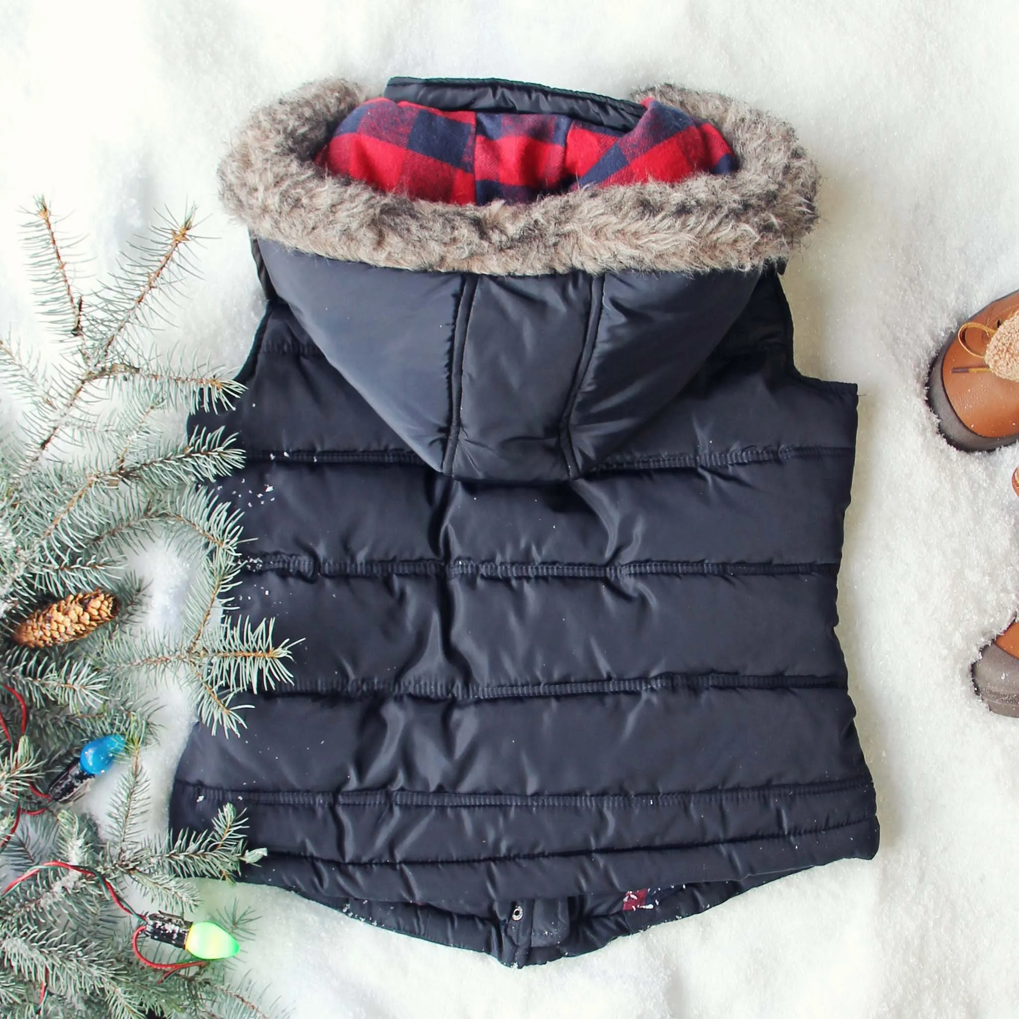 Chalet Cozy Vest in Navy