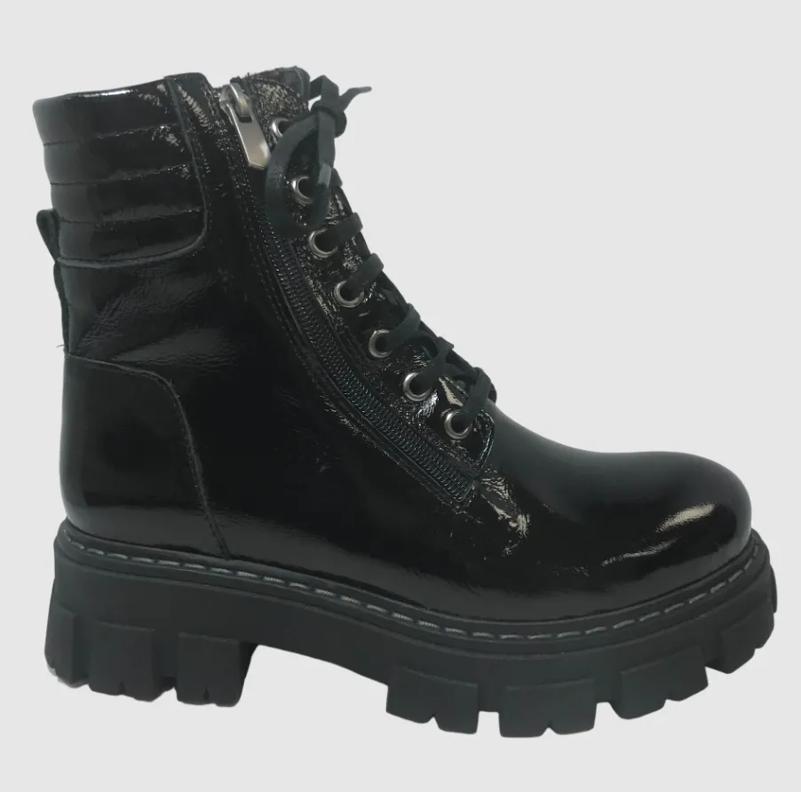 Jamie 01 Boot