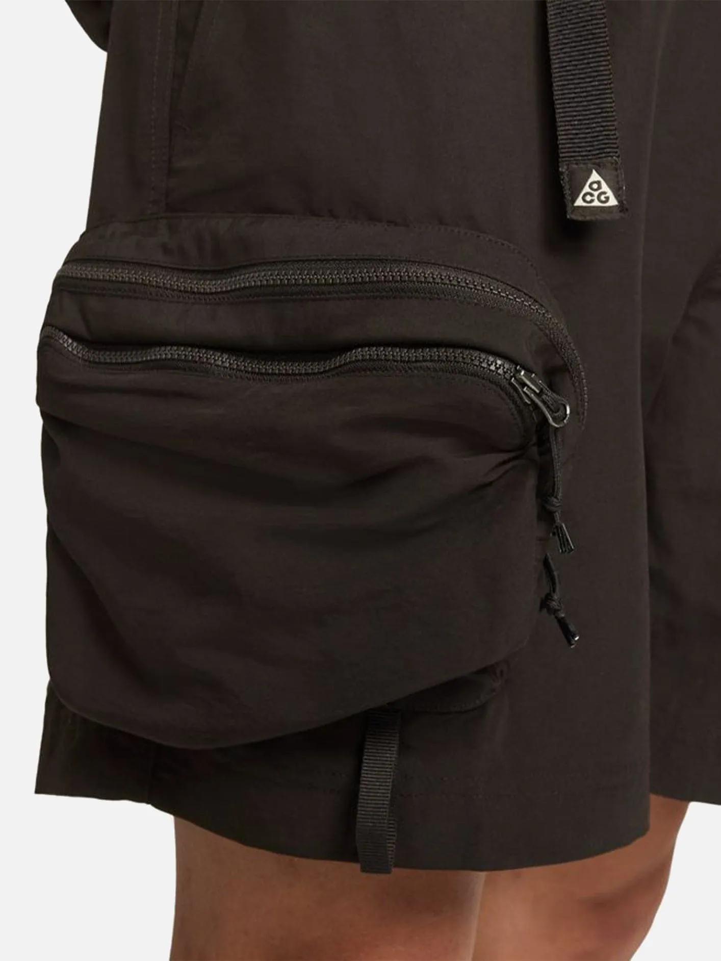 NIKE ACG Snowgrass Cargo Shorts - Brown