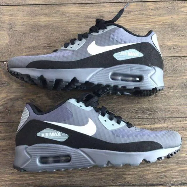 Nike Air Max 90 Ultra Essential