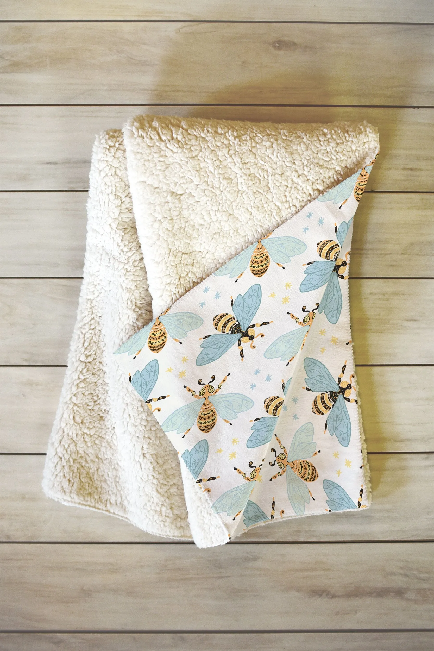 Ole Honey Bee Throw Blanket (DS)