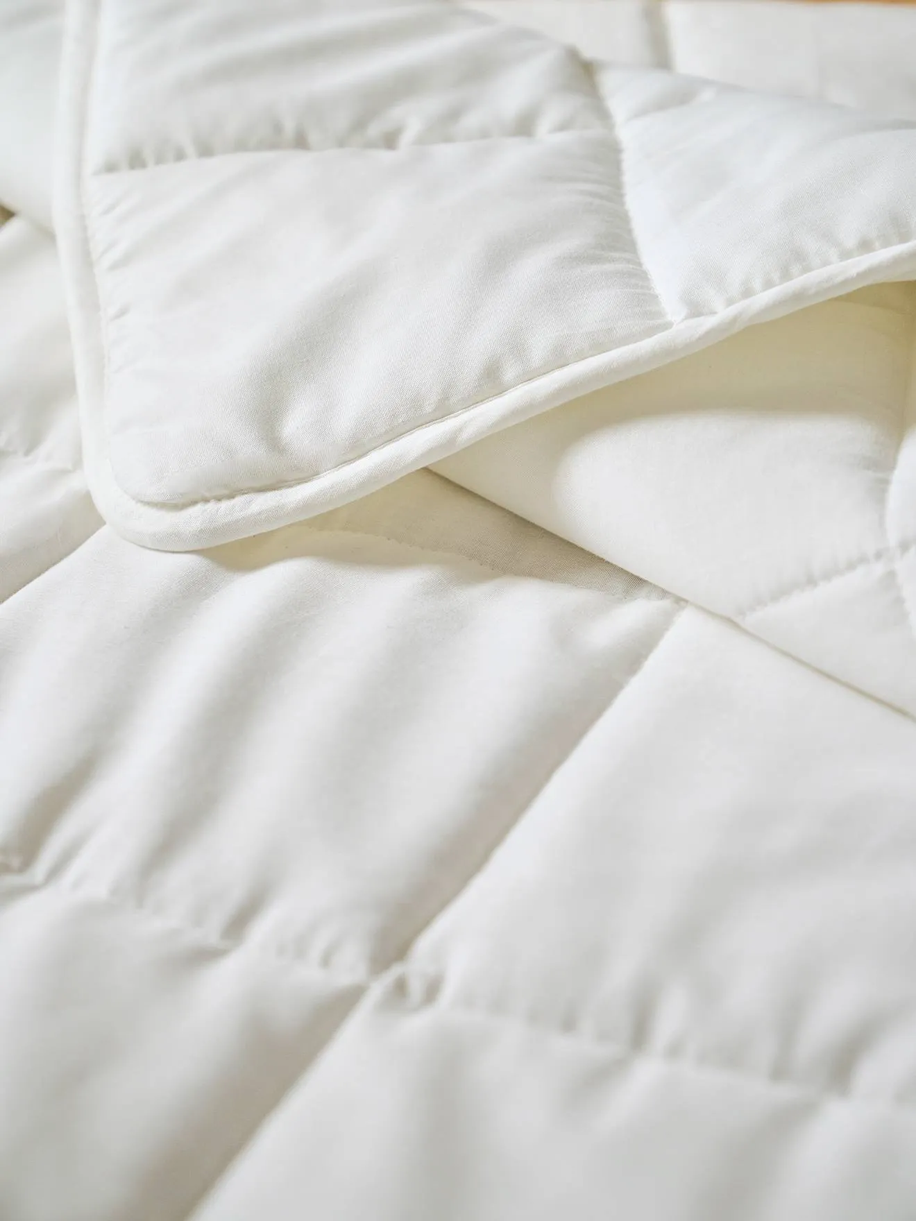 Set of Lightweight Duvet + Pillow in Organic Cotton* - white