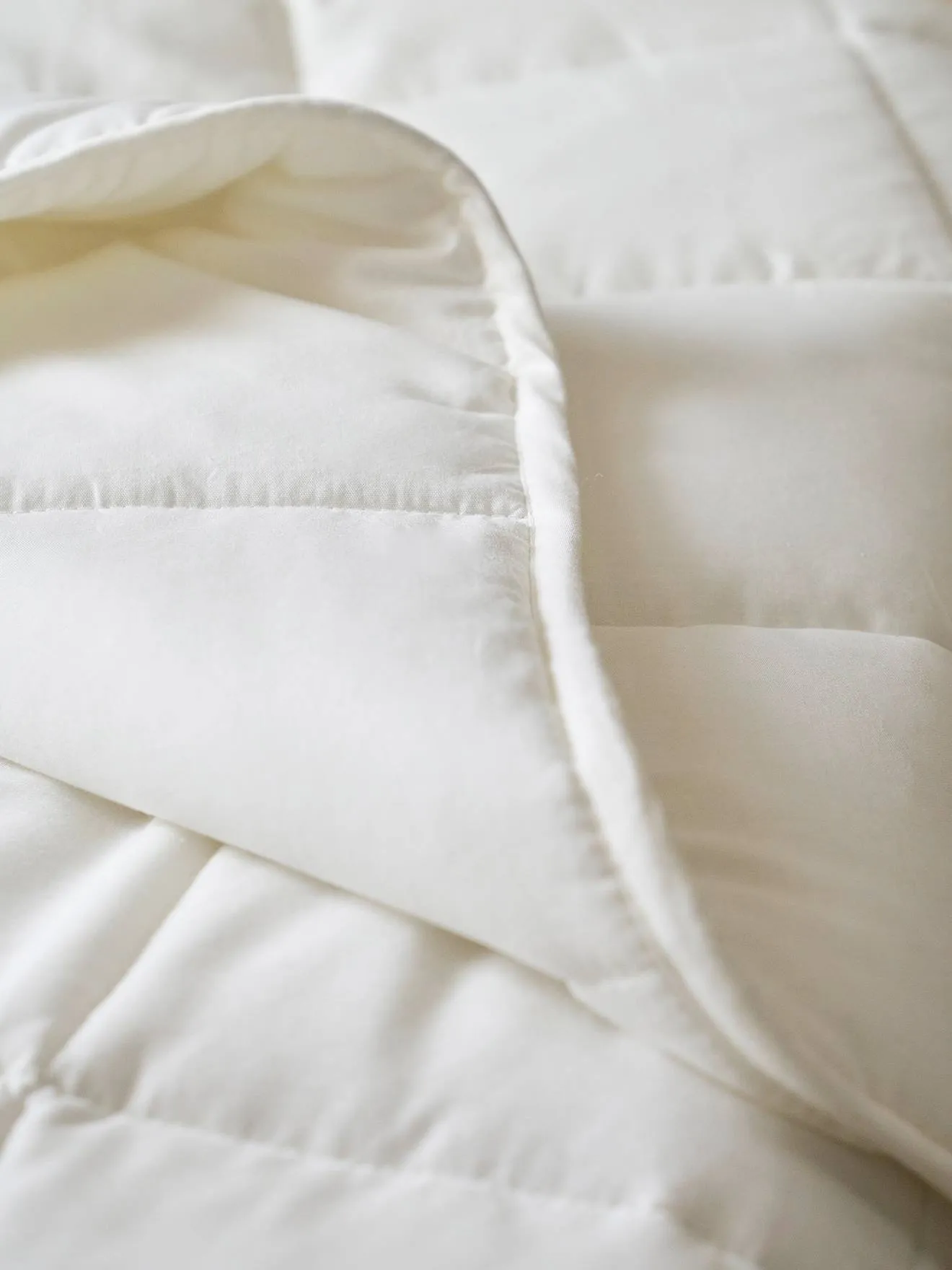 Set of Lightweight Duvet + Pillow in Organic Cotton* - white