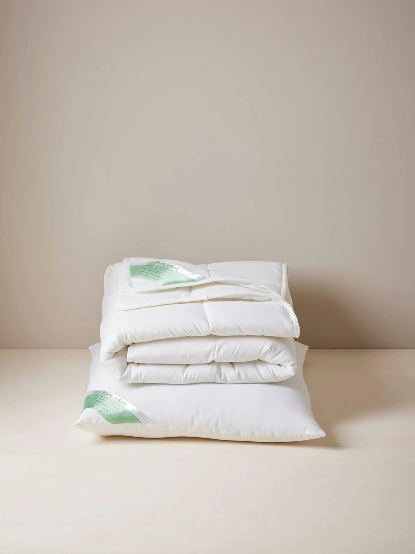 Set of Lightweight Duvet + Pillow in Organic Cotton* - white