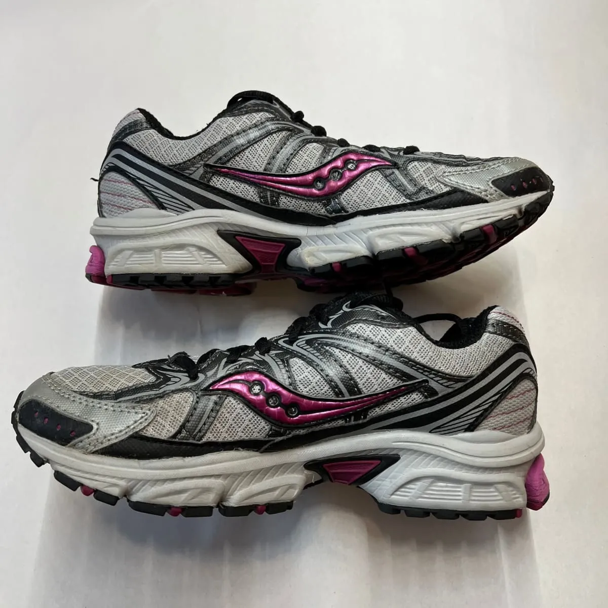 Women's Saucony Grid Ramble TR2 Trail Running Size 7.5M Preowned