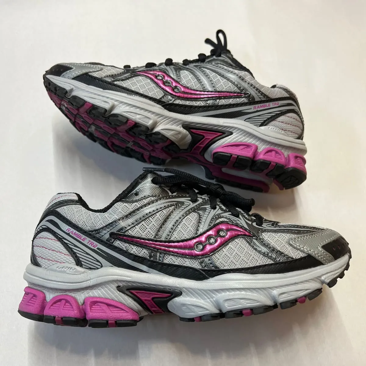 Women's Saucony Grid Ramble TR2 Trail Running Size 7M Preowned