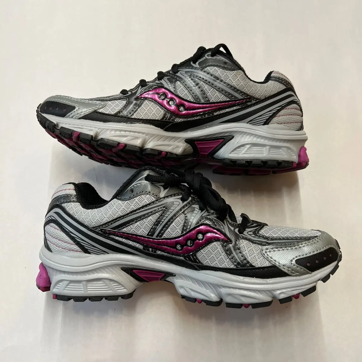 Women's Saucony Grid Ramble TR2 Trail Running Size 8.5M Preowned