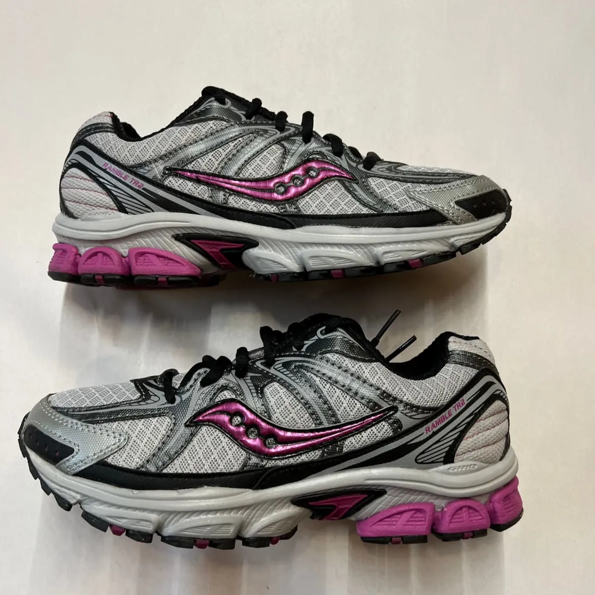 Women's Saucony Grid Ramble TR2 Trail Running Size 8M Preowned