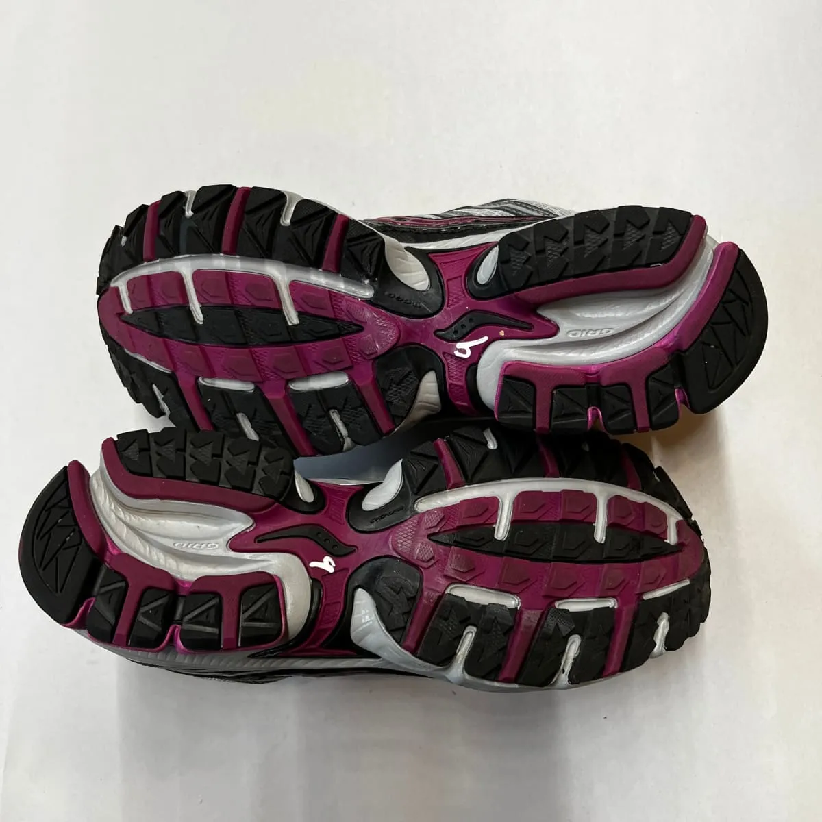 Women's Saucony Grid Ramble TR2 Trail Running Size 9M Preowned