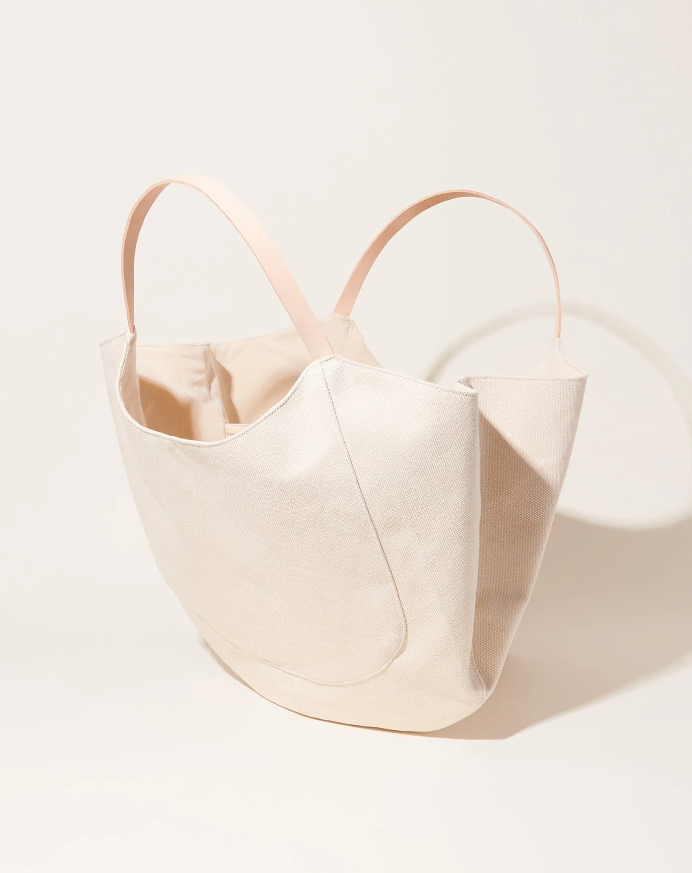 XXL Oversize Everything Tote in Natural